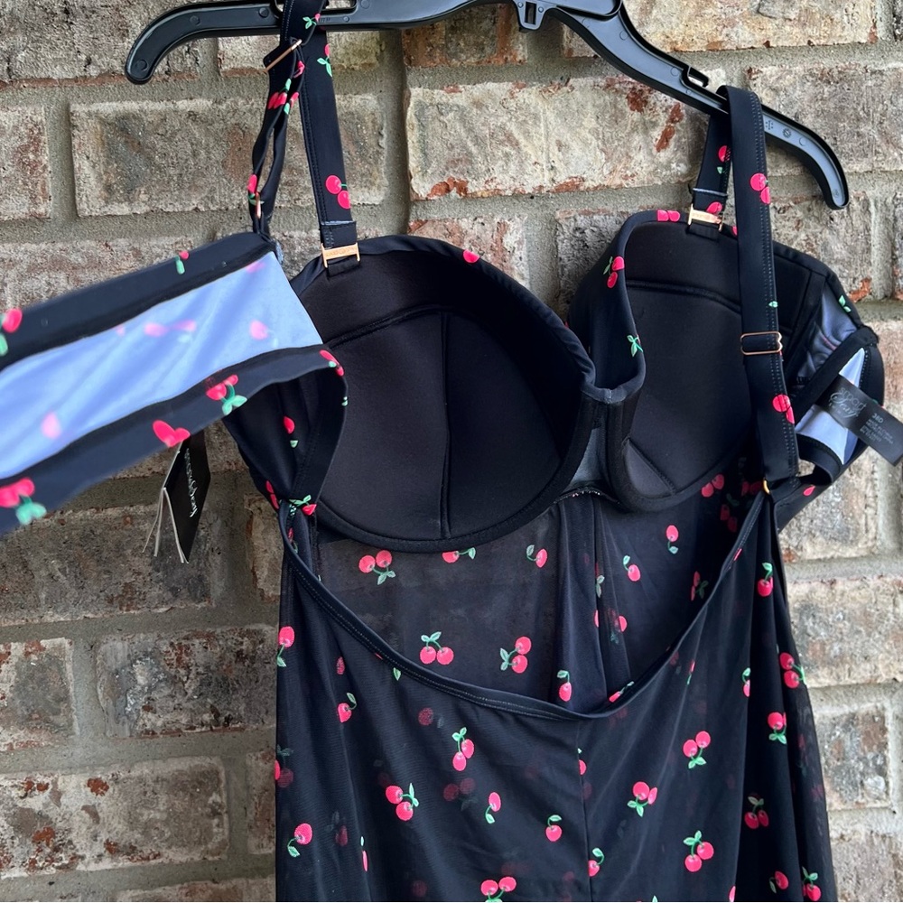 🍒💣 Pinup cherry tankini style swim top - Picture 10 of 12